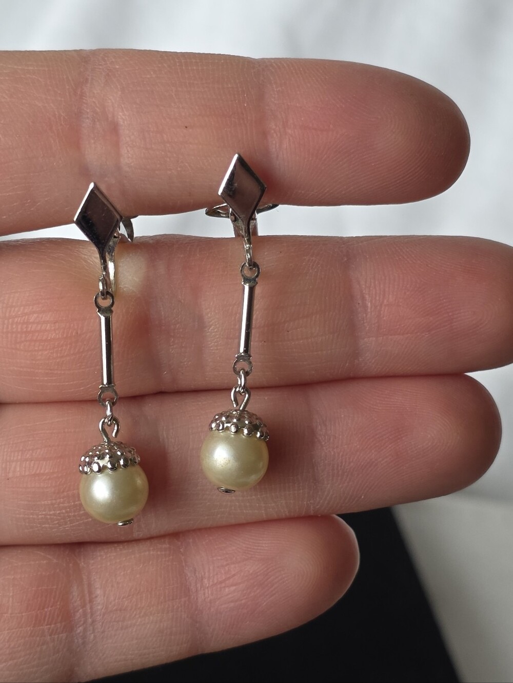 Vintage Avon Geometric Faux Pearl Drop Earrings Clip-on Silver Tone Sleek Simple